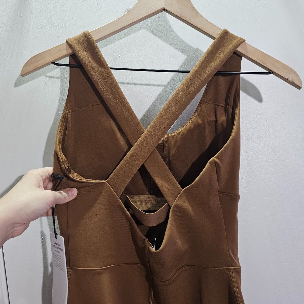 🏷️NWT ALO Yoga Airbrush Physique Capri Onesie In Cinnamon Brown - Various Sizes - Picture 8 of 15